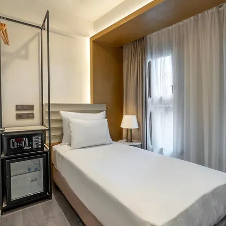 Smart And Simple Hotel Karakoy Istanbul Exterior photo